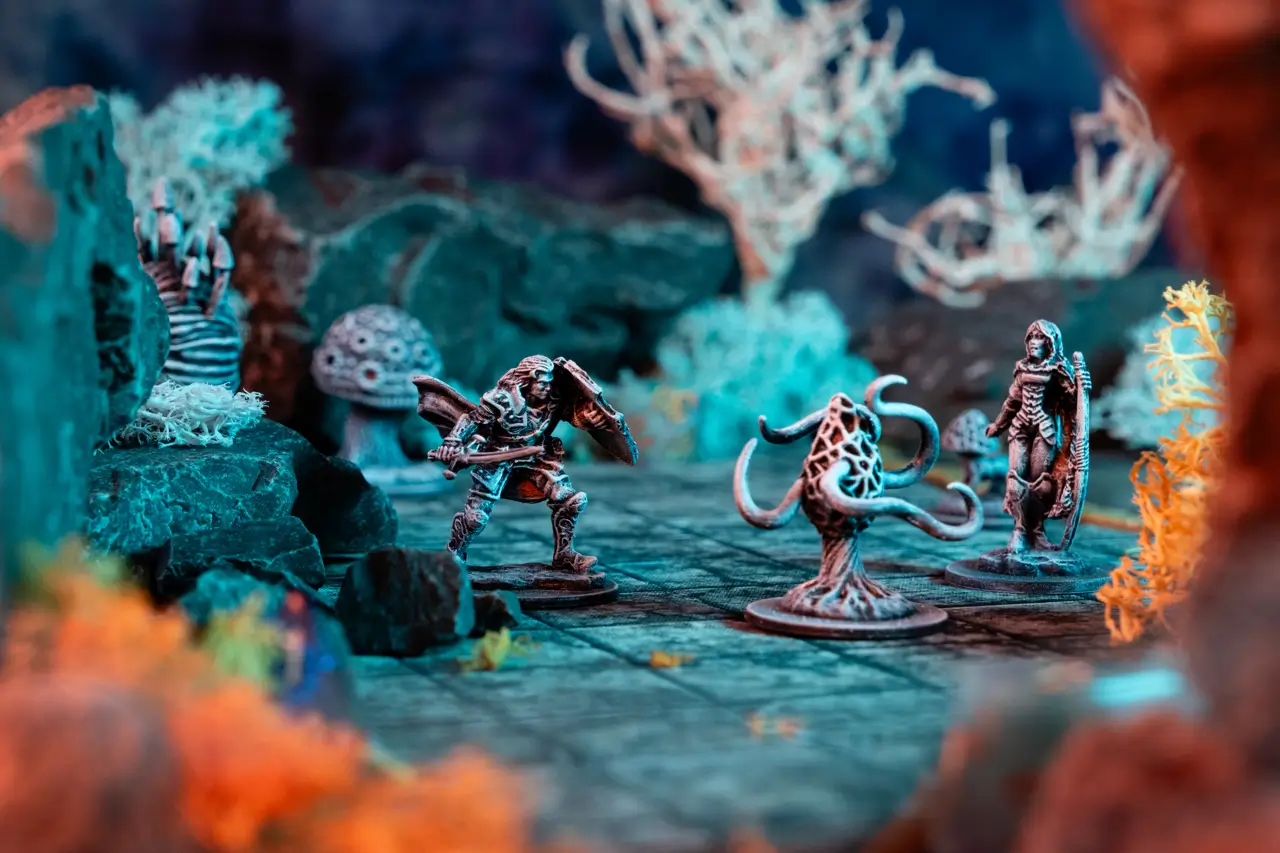 Besker and Nellandra fighting a Violent Fungus in Seagrow Caves