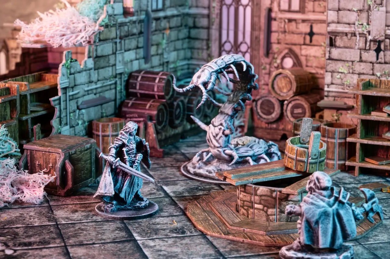 Giant Centipede attacking Karsti